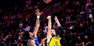 Фенербахче се пребори с Ефес в турското дерби на кръга в Евролигата (видео)