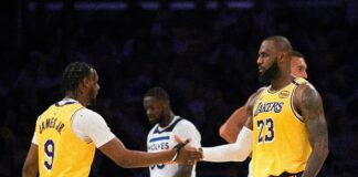 Леброн Джеймс и Брони Джеймс пренаписаха историята на НБА (видео)