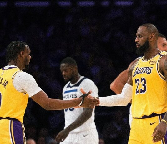 Леброн Джеймс и Брони Джеймс пренаписаха историята на НБА (видео)