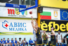 Берое привлече американец