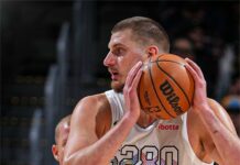 Денвър матира Финикс (видео)