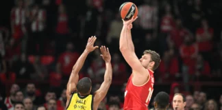 Везенков пропусна домакинството на Олимпиакос срещу АЕК от гръцкия елит