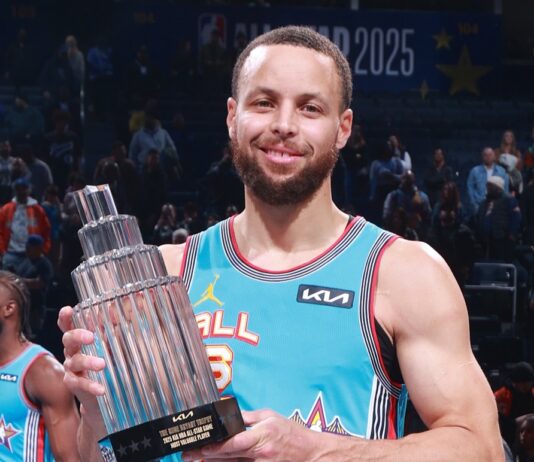 Стеф Къри грабна приза за MVP в Мача на звездите в НБА (видео)
