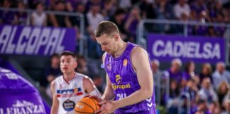 Димитър Димитров и Паленсия продължават битката за промоция в испанския елит