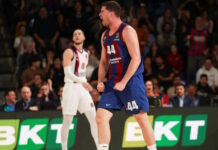 Барселона дава още една година на Жоел Пара