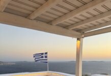 Еван Фурние остава в Пирея