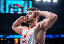 Алперен Шенгун на крачка от трипъл-дабъл на европейското (видео)