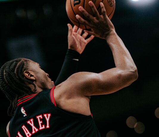 54 точки на Макси изстреляха Филаделфия до триумф срещу Милуоки (видео)