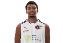 Локомотив се раздели с чужденец