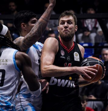 Везенков тласна Олимпиакос към нов успех в Гърция (видео)