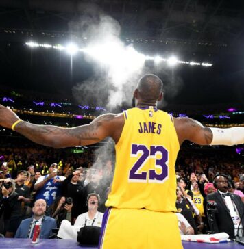 Леброн Джеймс мина границата от 43 000 точки в кариерата си, но Бостън развали празника му (видео)