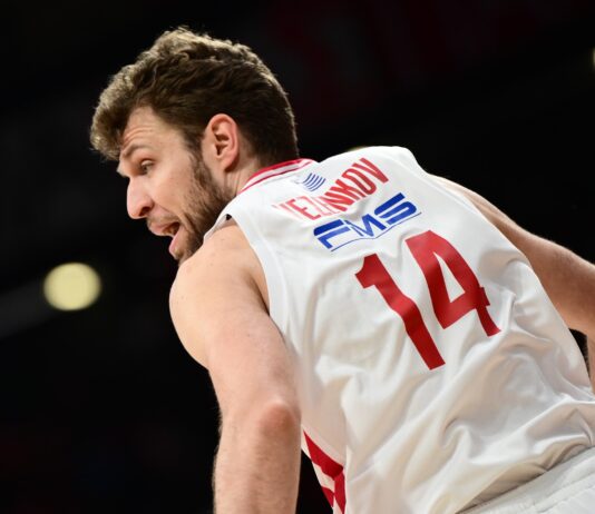 Везенков и Олимпиакос подчиниха Арис в Гърция