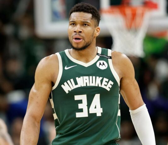 Янис за бъдещето си в Милуоки: Не зависи от мен