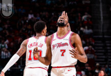 Хюстън също с билет за плейофите в НБА