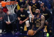 Леброн Джеймс и Лейкърс подчиниха Хюстън (видео)