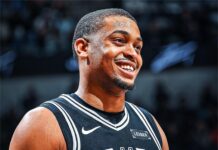 Келдън Джонсън с приза за Най-добър шести играч в НБА (видео)