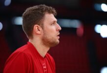 Везенков с дабъл-дабъл, Олимпиакос откри сметката си с победи в Евролигата този сезон (видео)