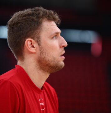 Везенков с дабъл-дабъл, Олимпиакос откри сметката си с победи в Евролигата този сезон (видео)