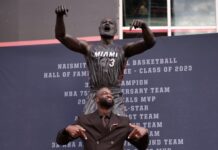 Маями показа статуя на Дуейн Уейд (видео)