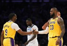 Леброн Джеймс и Брони Джеймс пренаписаха историята на НБА (видео)