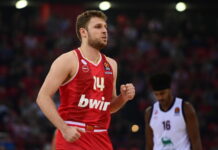 Везенков отново с рецитал, Олимпиакос доминира над Армани Милано у дома (видео)