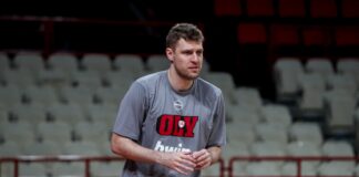 Александър Везенков отново на линия за Олимпиакос