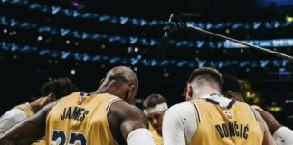 Лейкърс паднаха от Шарлът у дома (видео)