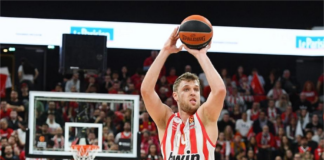 Поредна награда за Александър Везенков в Евролигата (видео)