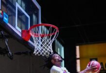 Къртис Джоунс е майстор на забивките