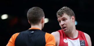 Везенков и Олимпиакос с домакинско предимство в плейофите на Евролигата