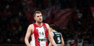 Везенков прекрати спречкване между двама свои съотборници в Олимпиакос (видео)