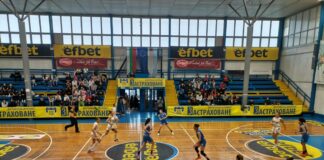 Монтана 2003 отвърна във финалната серия при жените за 1-1