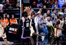 Дуото Зак Лавин и ДеМар ДеРоузън с общо 80 точки срещу Детройт (видео)