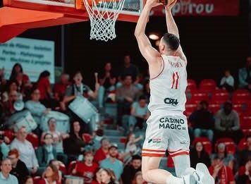 Йордан Минчев със силни изяви за Шарлероа в първенството на Белгия и Нидерландия