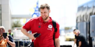 Везенков и Олимпиакос заминаха за Абу Даби