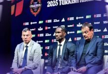 Найджъл Хейс-Дейвис за Шарас: Дружелюбен е, дори когато ми крещи