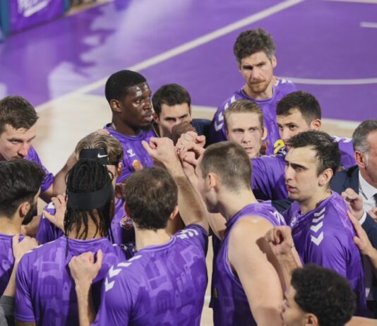 Димитър Димитров и Паленсия със загуба на старта на плейофите в Испания