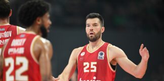 Олимпиакос отказа на Реал за Алек Питърс