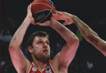 Везенков пак скъса нервите на защитата на ПАО, Олимпиакос с още една стъпка към златото в Гърция