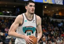 Център на Мемфис пропуска старта на сезона в НБА