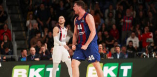 Барселона дава още една година на Жоел Пара