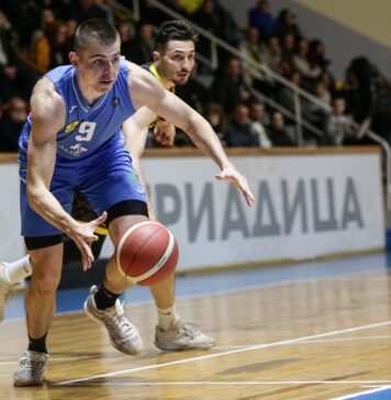 Oще един сезон за Андон Вачев в Левски