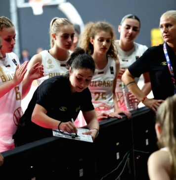 Кадетките си гарантираха място на 1/4-финалите на европейското в Истанбул