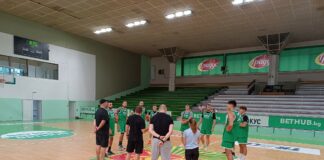 Берое влезе в залата