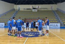 13 играчи на първата тренировка в зала за Левски