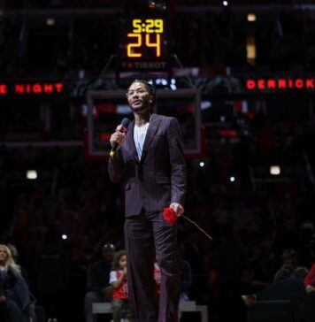 Чикаго вади от употреба екипа с №1 в чест на Дерик Роуз