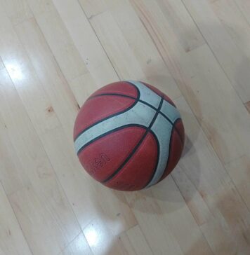 Спартак приема Шумен в сряда