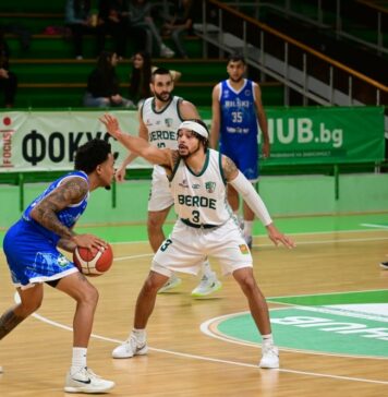 Берое се раздели с американец