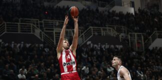 Везенков и Олимпиакос продължават без грешка в Гърция