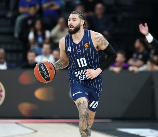 Анадолу Ефес помрачи завръщането на Шави Паскуал начело на Барса (видео)